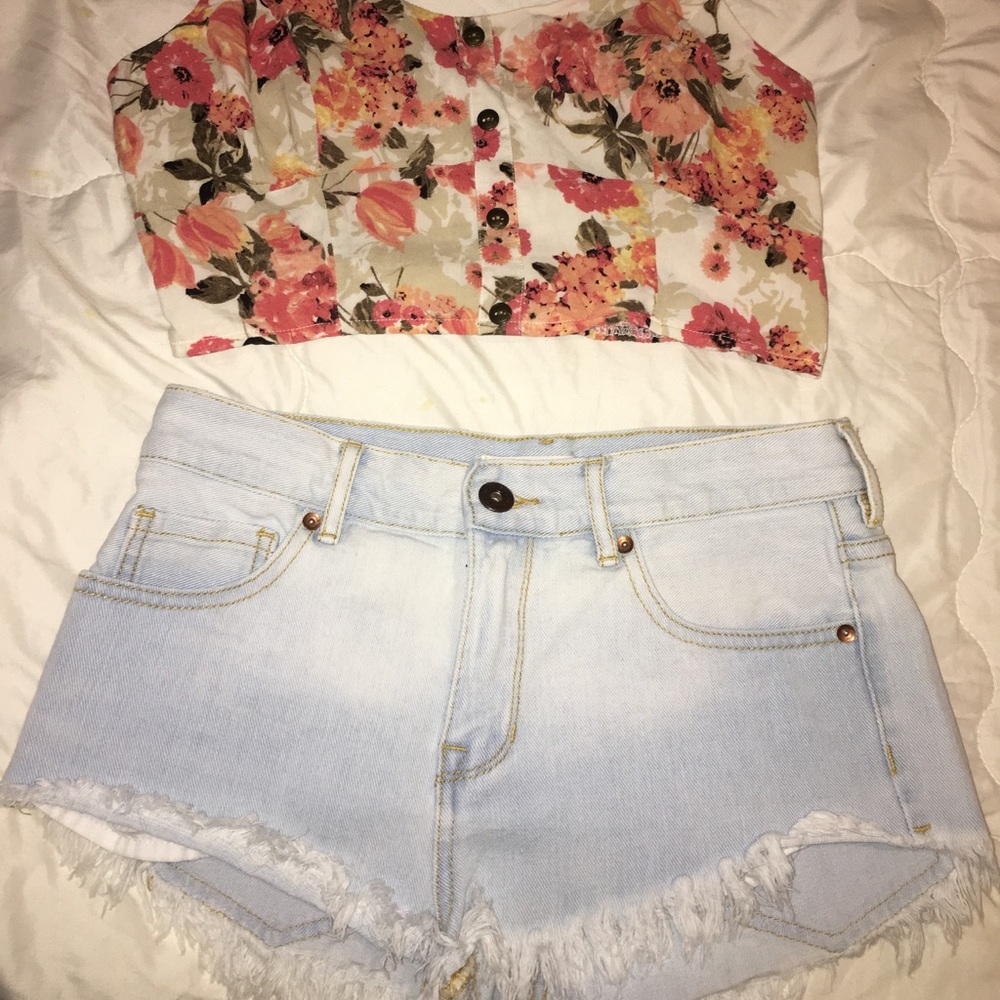 Summer shorts and crop top